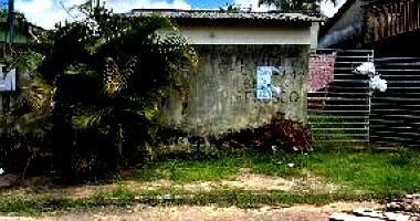 Casa 3 quartos 2 banheiros 78m² construída, desocupada