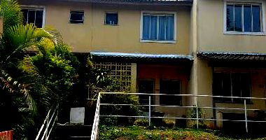 Casa com 2 quartos, 57.2m², vaga de garagem