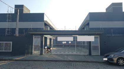 Casa com 76m², 2 quartos, ocupada, em condomínio