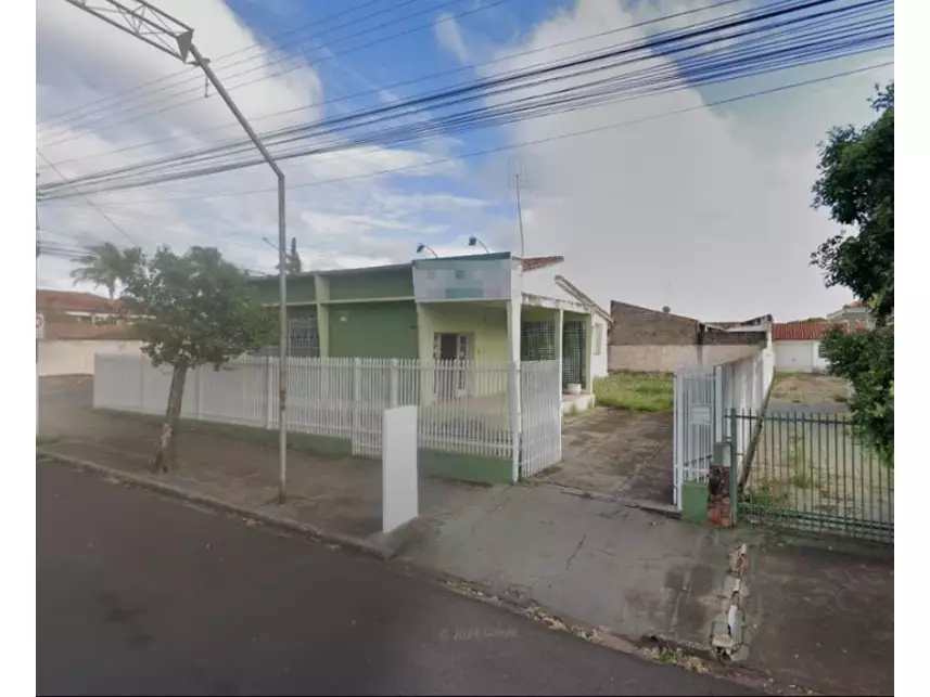 Residencial / Comercial com 2 Casas e Área Construída de 330m²