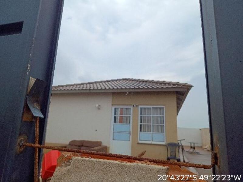 Casa com 2 quartos, 45,47m², área de terreno 200m²