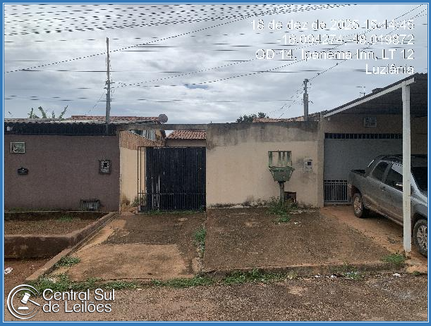 Casa com 2 quartos, 1 vaga de garagem e 180m² de terreno