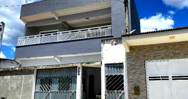 Casa Ocupada com 218m² de Área Construída em Ipira/BA