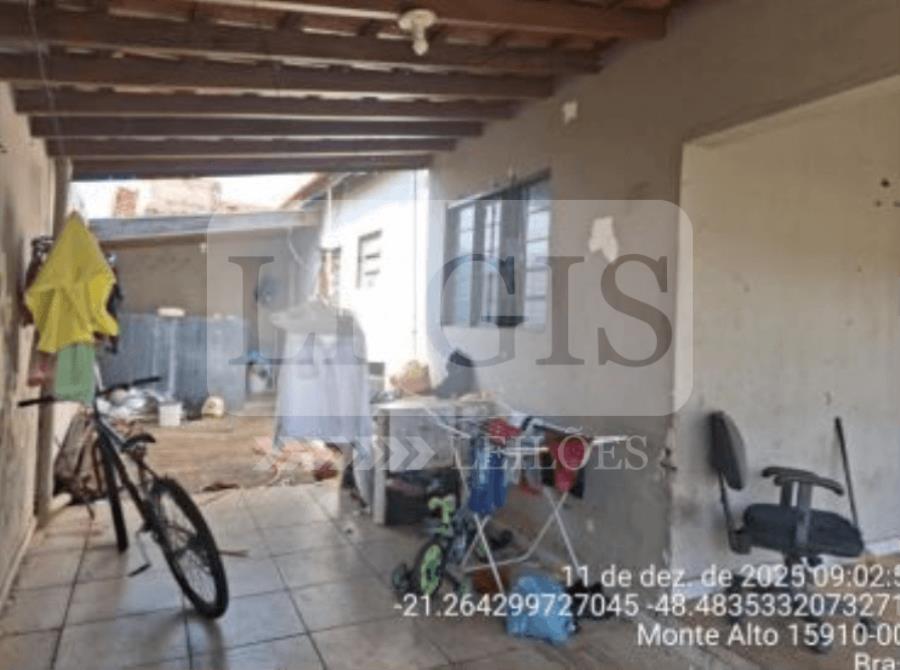 Casa residencial com 2 quartos, 1 banheiro e 69,85m² construídos