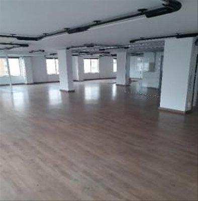 Conjunto Comercial com 5 Vagas de Garagem em Curitiba