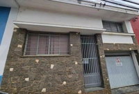 Casa com 3 dormitórios, 2 banheiros e garagem - Desocupada