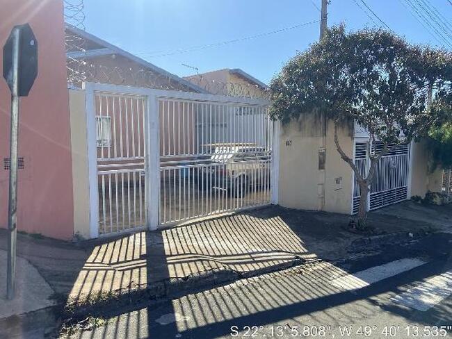 Casa com 2 quartos, 1 banheiro, vaga de garagem e 63,02m² privativos