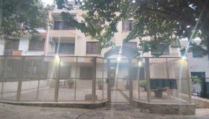 Apartamento com 4 quartos e 1 vaga em Porto Alegre