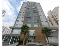 Apartamento com 1 suíte e 1 vaga em leilão