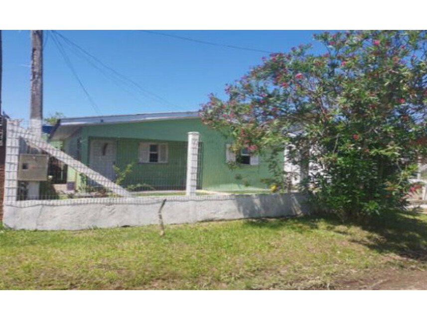 Casa em leilão com 300m² de terreno em Imbé/RS