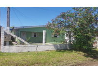 Casa em leilão com 300m² de terreno em Imbé/RS