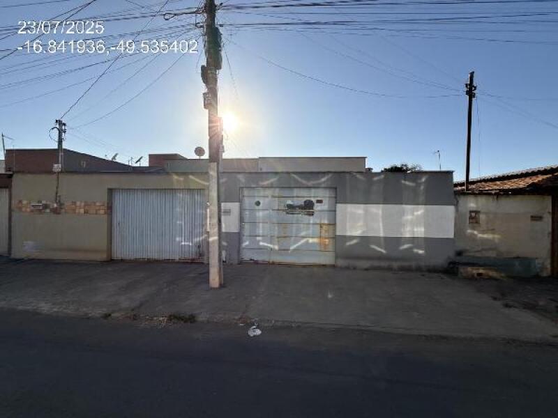 Casa em Guapó/GO com 2 quartos e 1 vaga