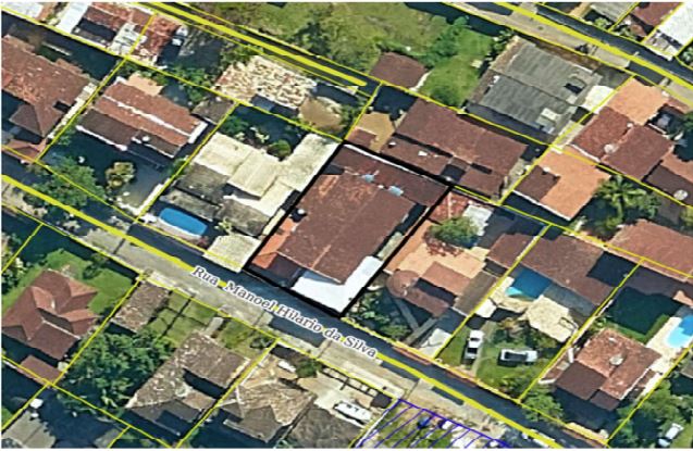 Espaçoso Terreno de 353 m² com 613 m² Construídos - Ideal para Residência