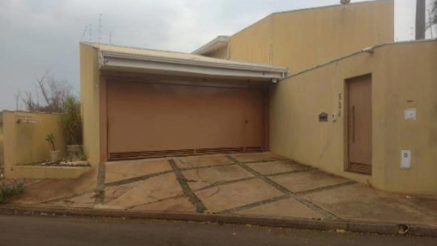 Casa 3 quartos 1 banheiro 1 vaga, 103m² construída, ocupada