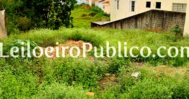 Imóvel Urbano 300m² em Santo Antônio da Platina - Terreno Regular