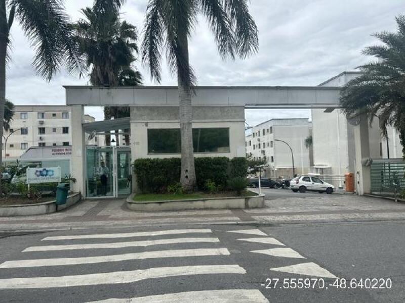 Apartamento com 2 quartos em São José/SC