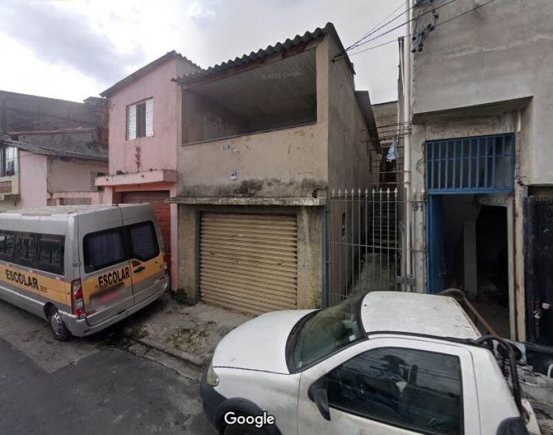 Terreno com 250m² e 3 casas alugadas, parte ideal 25%