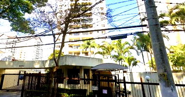 Apartamento amplo com 3 vagas de garagem em Santana