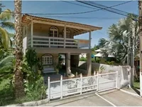 Casa 01 com 3 quartos, 2 banheiros, 170m² construída, imóvel