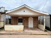 Casa em leilão com 109m² construída e terreno de 461m²