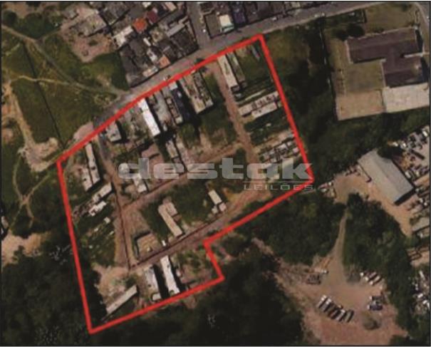 Terreno com Construções em Embu das Artes/SP
