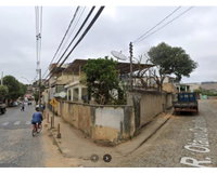 Casa residencial com 1 quarto, sala, cozinha, banheiro e área de serviço