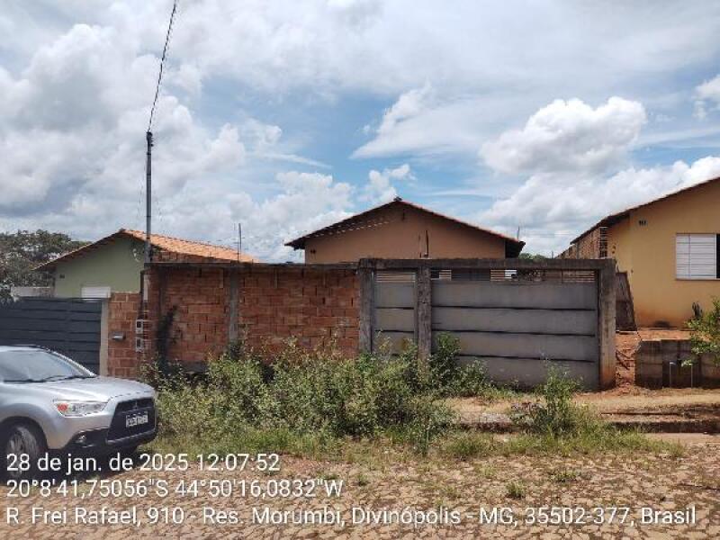Casa com 2 Quartos e 1 Vaga em Divinópolis