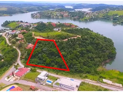 Terreno de 5.031 m² em condomínio