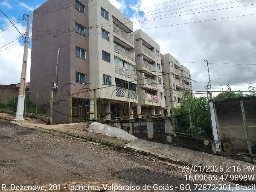 Apartamento com 2 quartos, varanda e 1 vaga de garagem