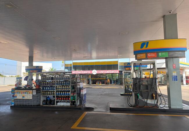 Posto de abastecimento com 4.222,44 m²
