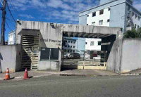 Apartamento com 2 Quartos e 1 Vaga em Lauro de Freitas