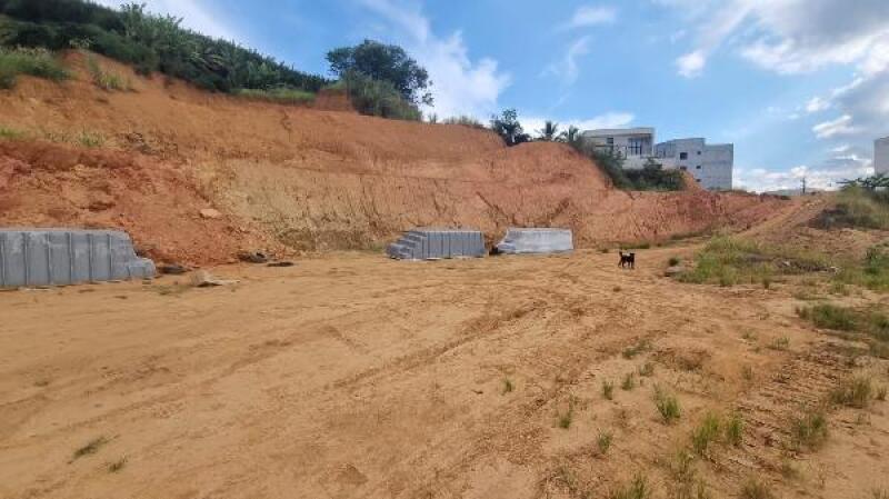 Terreno amplo sem área construída em Manhuaçu - MG