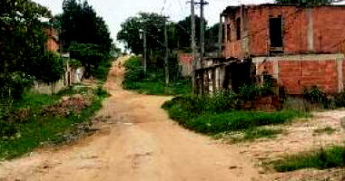 Casa 3 quartos, 3 banheiros, 185,63m² construída, desocupada