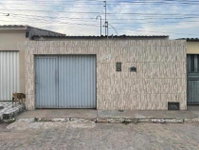 Casa desocupada com 2 quartos e 61 m² construídos