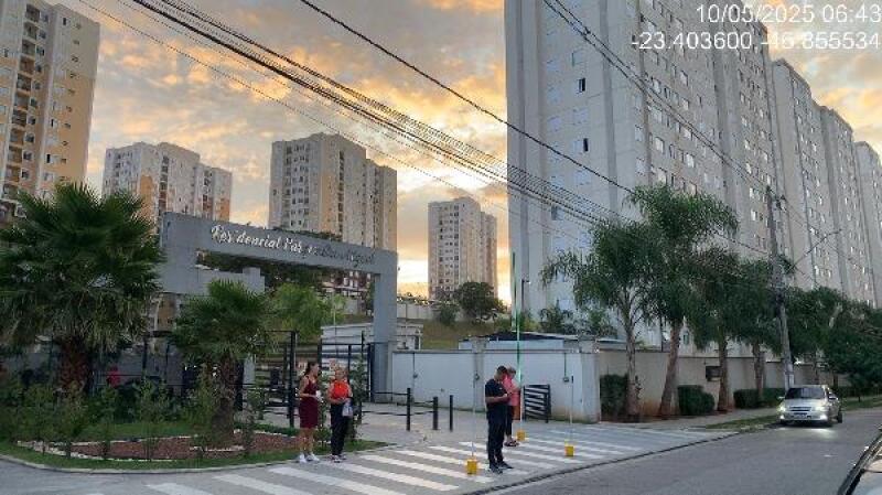 Apartamento com 2 quartos, 1 banheiro e 1 vaga