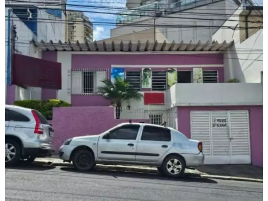 Casa com 2 quartos e 1 vaga em leilão
