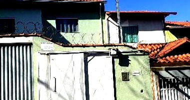 Casa com 2 quartos e terreno em Esmeraldas/MG