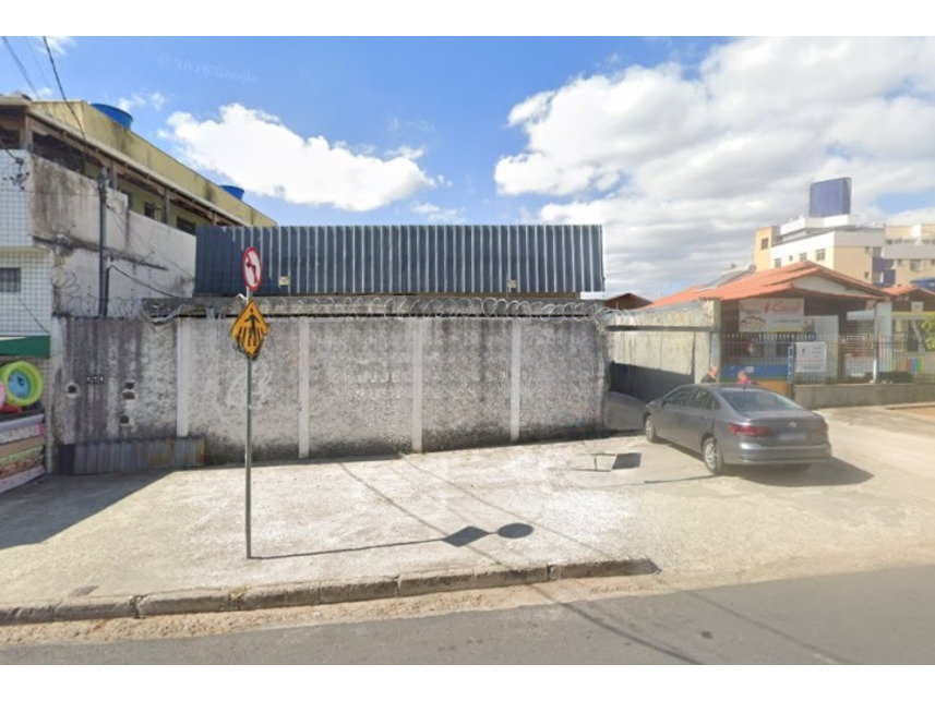 Galpão em Leilão com 413m² de Terreno e 200m² Construídos