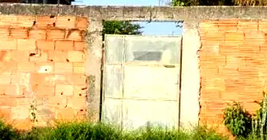 Casa com 3 quartos, 1 banheiro, 70,77m² construída, imóvel ocupado