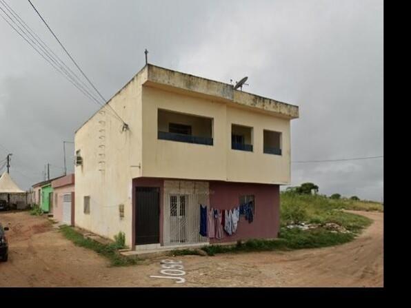 Casa com 2 quartos, 1 banheiro e 73,82m² área privativa