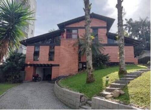 Casa Ocupada em Floresta, Joinville, SC com 269m²