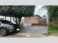 Casa ocupada com 118 m² construídos em terreno de 280 m²