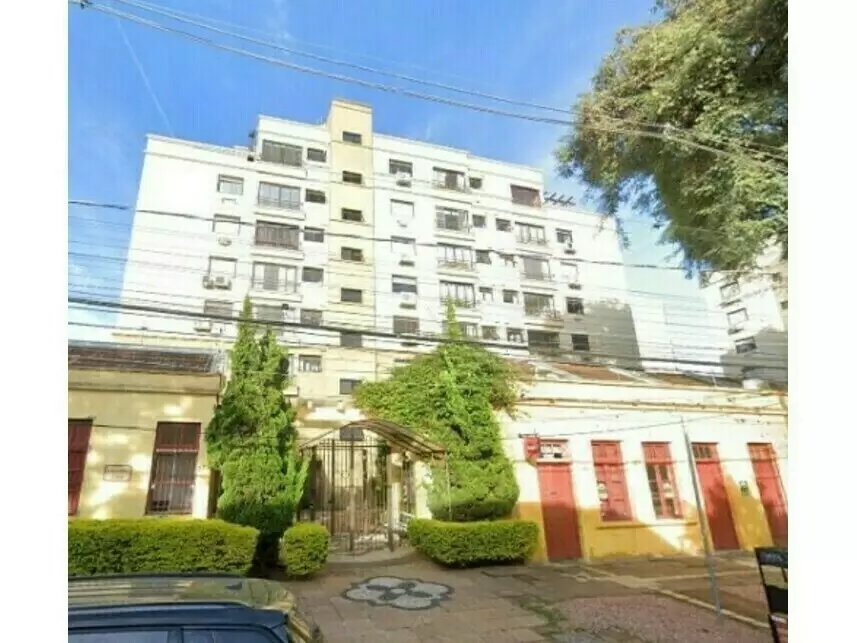 Apartamento com Box em Leilão