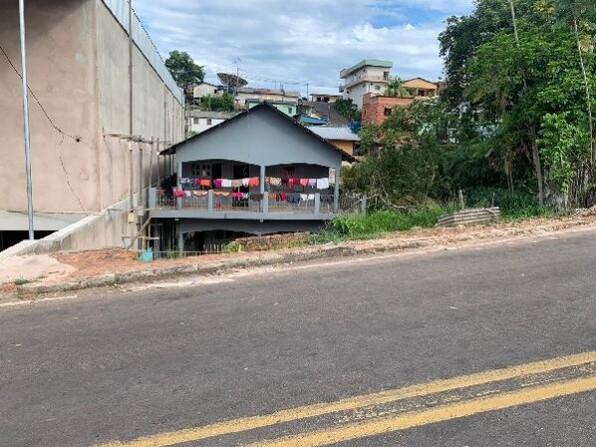 Casa com 3 quartos, 1 banheiro, 240m² área privativa, 300m² terreno