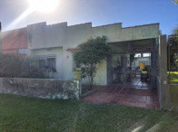Casa com 2 dormitórios e edícula em Rio Grande - RS