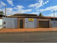 Casa com 3 quartos, 2 banheiros e 242m² de área construída
