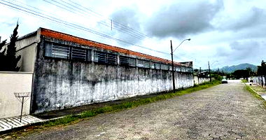 Espaçoso Terreno Urbano de 1377 m² em Loteamento - Oportunidade!