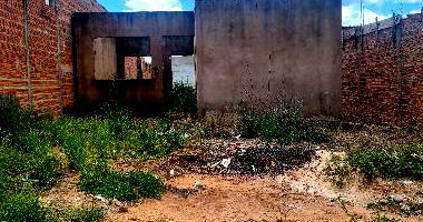 Terreno amplo de 165m², ideal para construção residencial