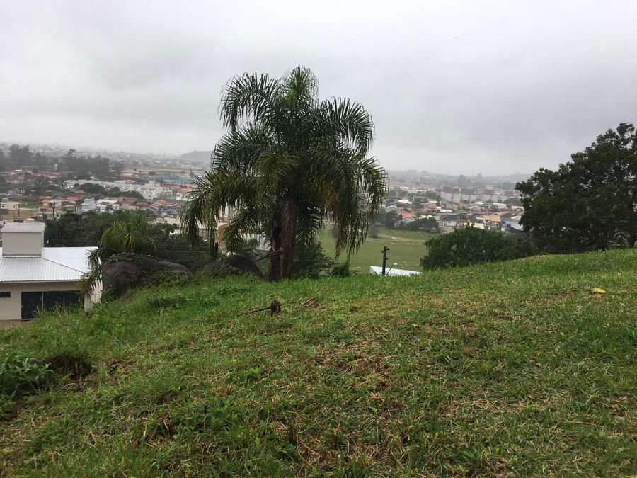 Terreno em Loteamento Sol Nascente com 614,03 m²