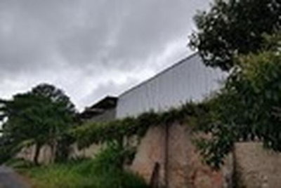Terreno industrial com galpões em São José dos Pinhais